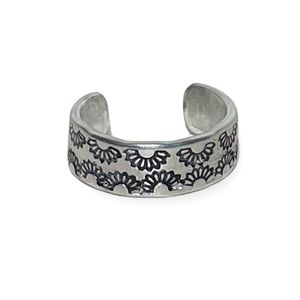 Handmade 8 stamped silver sunflower pattern 
hypoallergenic adjustable cuff ring